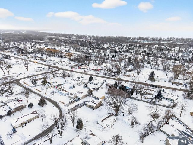 992 Home AVENUE, Menasha, WI 54952