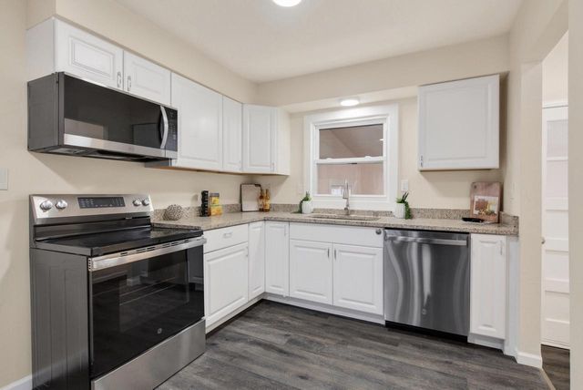 992 Home AVENUE, Menasha, WI 54952