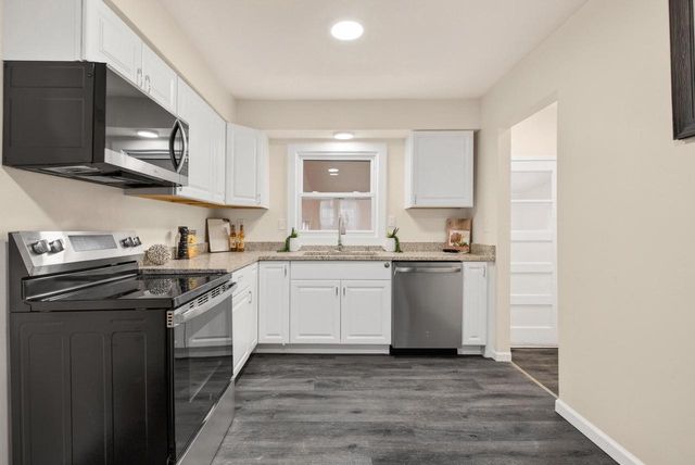 992 Home AVENUE, Menasha, WI 54952