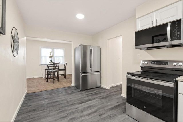 992 Home AVENUE, Menasha, WI 54952