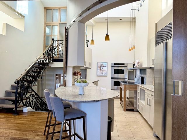 414 Beacon St PH4, Boston, MA 02115