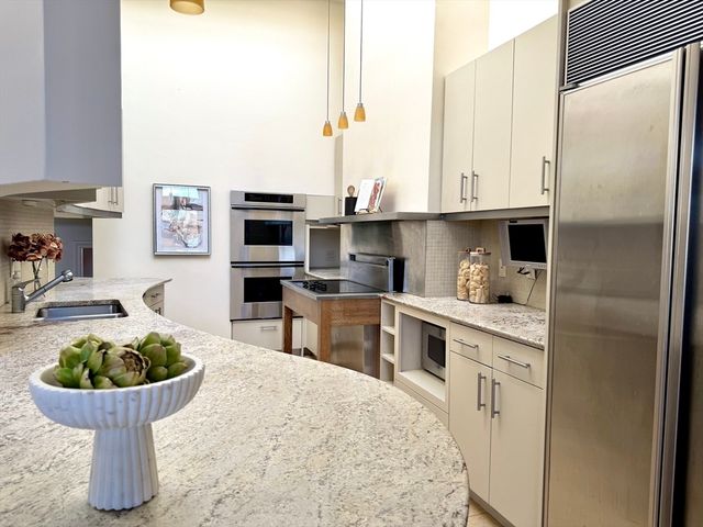 414 Beacon St PH4, Boston, MA 02115