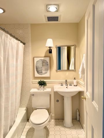 414 Beacon St PH4, Boston, MA 02115