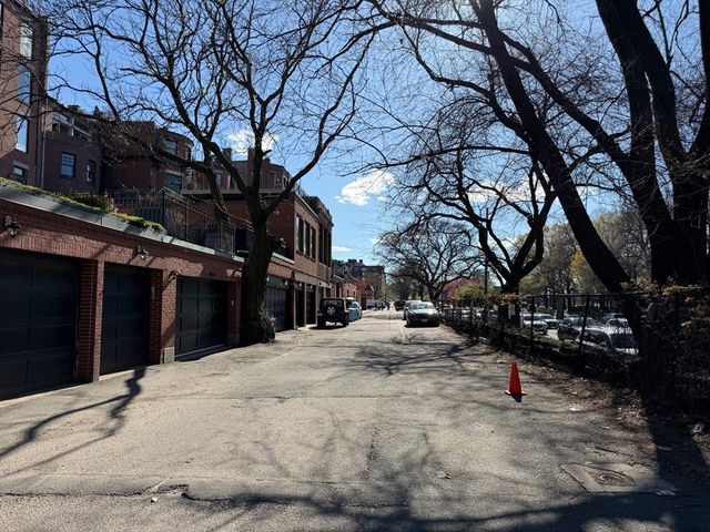 414 Beacon St PH4, Boston, MA 02115