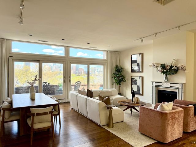 414 Beacon St PH4, Boston, MA 02115