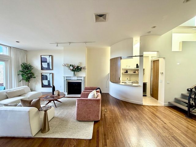 414 Beacon St PH4, Boston, MA 02115