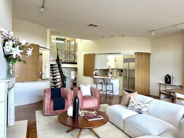 414 Beacon St PH4, Boston, MA 02115