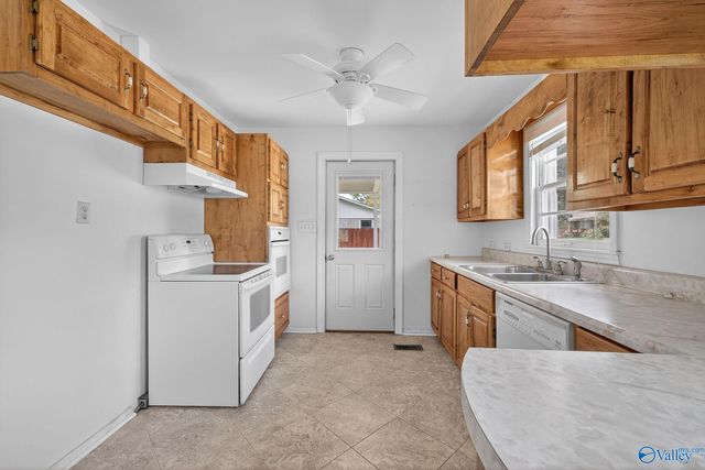 611 Fairmont Street, Albertville, AL 35950