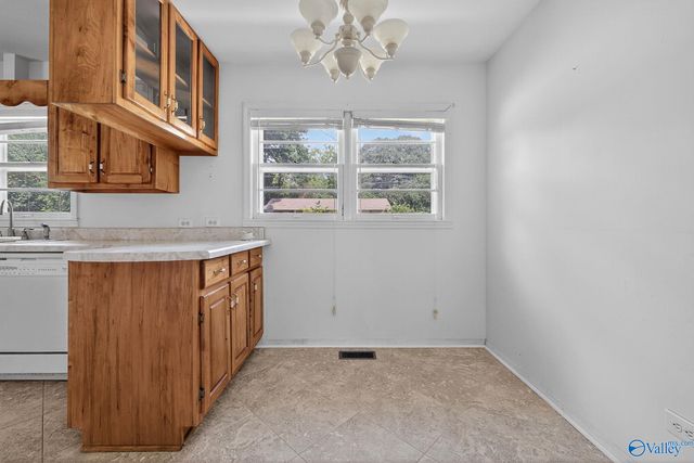 611 Fairmont Street, Albertville, AL 35950