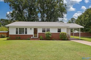 611 Fairmont Street, Albertville, AL 35950