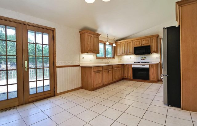37706 88th STREET, Burlington, WI 53105