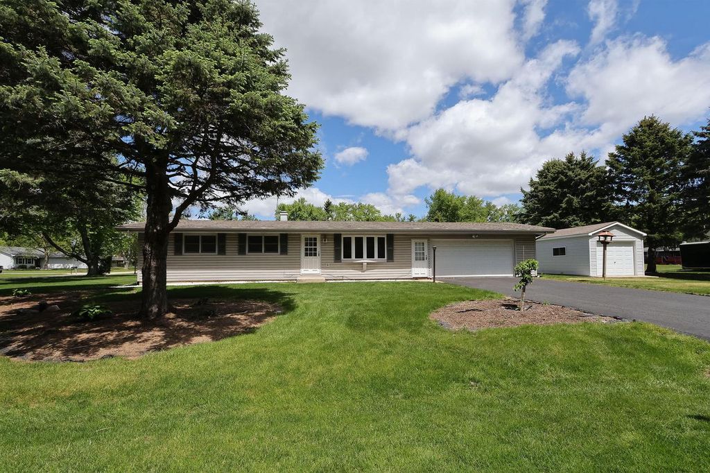 37706 88th STREET, Burlington, WI 53105