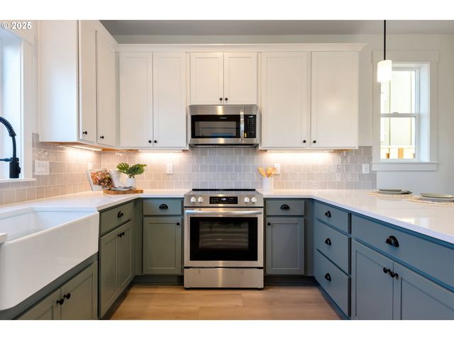 7255 Se Duke St Unit 4, Portland, OR 97206