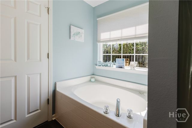 255 Willow Oak Drive, Richmond Hill, GA 31324