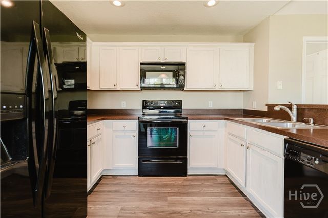 255 Willow Oak Drive, Richmond Hill, GA 31324