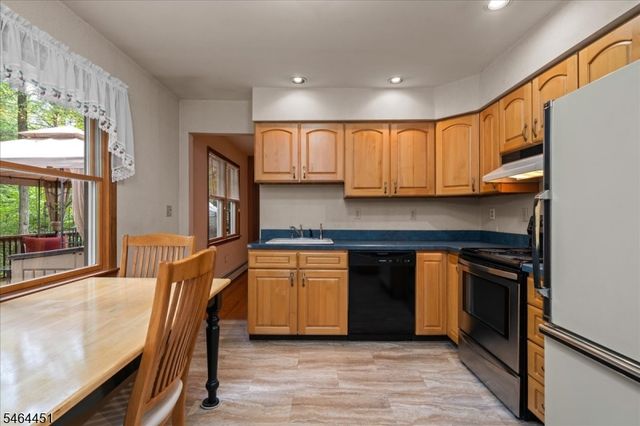 222 Ridge Rd, West Milford Twp., NJ 07480
