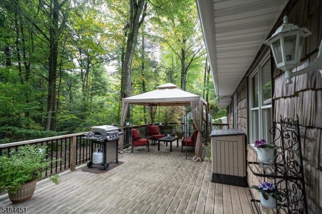 222 Ridge Rd, West Milford Twp., NJ 07480