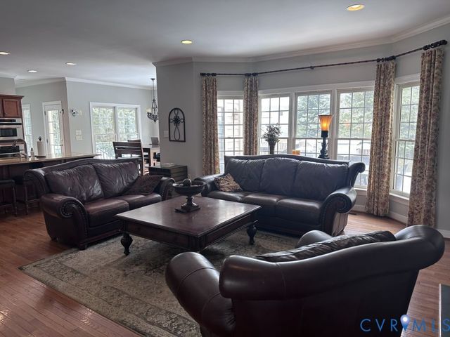 14300 Charter Landing Dr, Midlothian, VA 23114