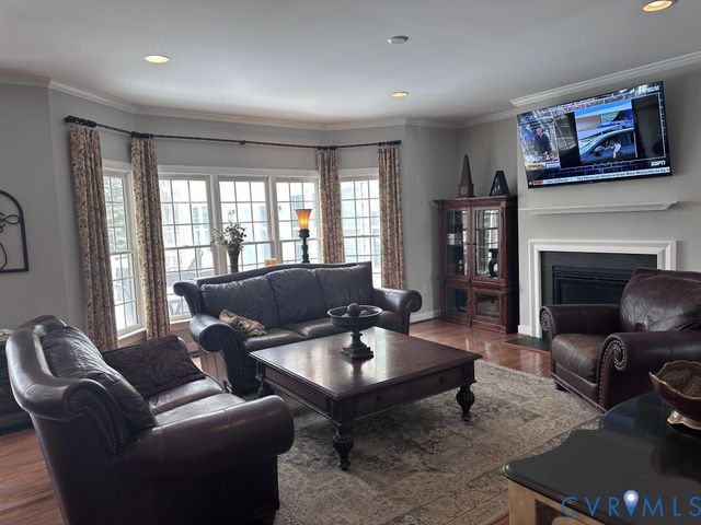 14300 Charter Landing Dr, Midlothian, VA 23114