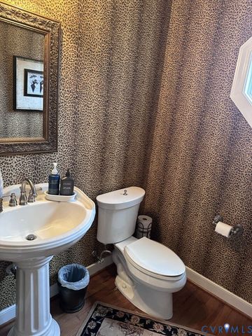 14300 Charter Landing Dr, Midlothian, VA 23114