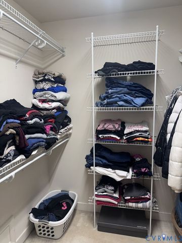 14300 Charter Landing Dr, Midlothian, VA 23114