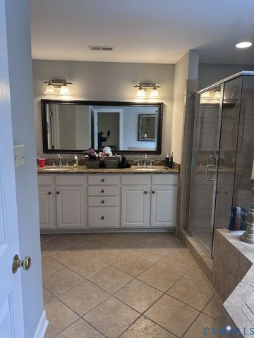 14300 Charter Landing Dr, Midlothian, VA 23114