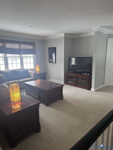 14300 Charter Landing Dr, Midlothian, VA 23114