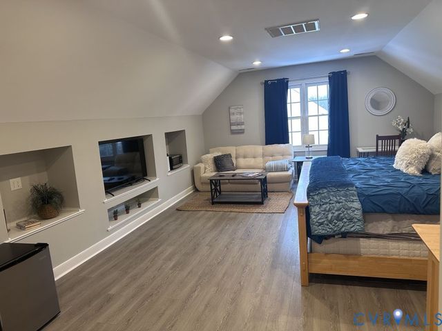 14300 Charter Landing Dr, Midlothian, VA 23114