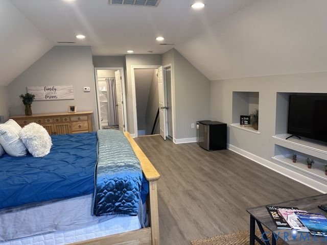 14300 Charter Landing Dr, Midlothian, VA 23114