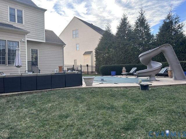 14300 Charter Landing Dr, Midlothian, VA 23114