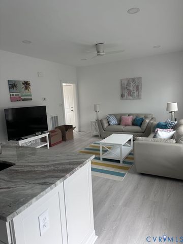 14300 Charter Landing Dr, Midlothian, VA 23114