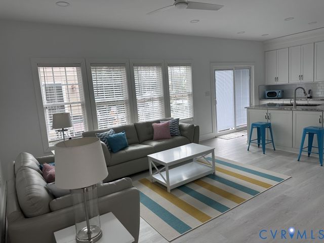 14300 Charter Landing Dr, Midlothian, VA 23114