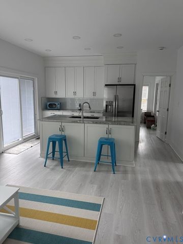 14300 Charter Landing Dr, Midlothian, VA 23114