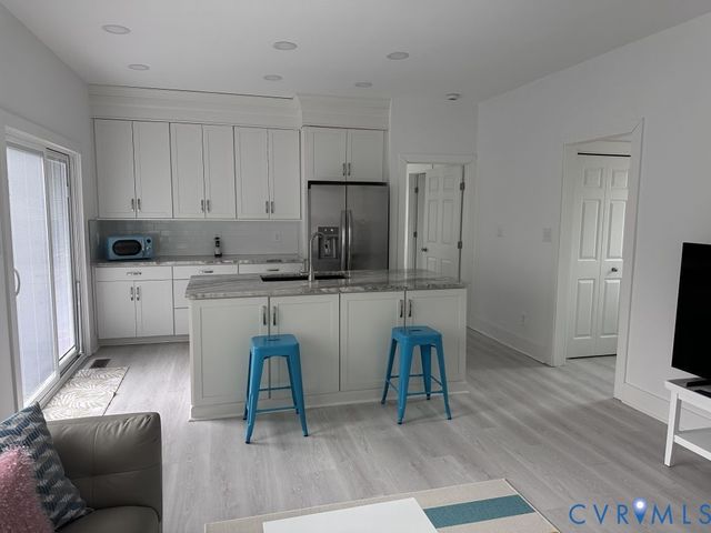 14300 Charter Landing Dr, Midlothian, VA 23114