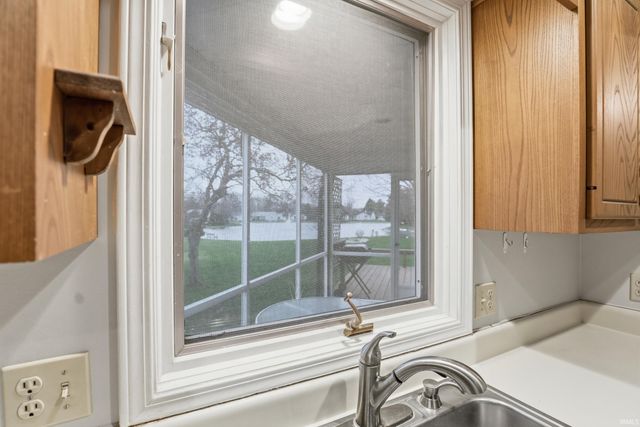 2908 Wood Knoll Lane, Fort Wayne, IN 46804