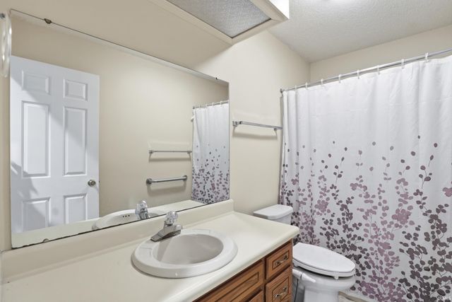 2908 Wood Knoll Lane, Fort Wayne, IN 46804