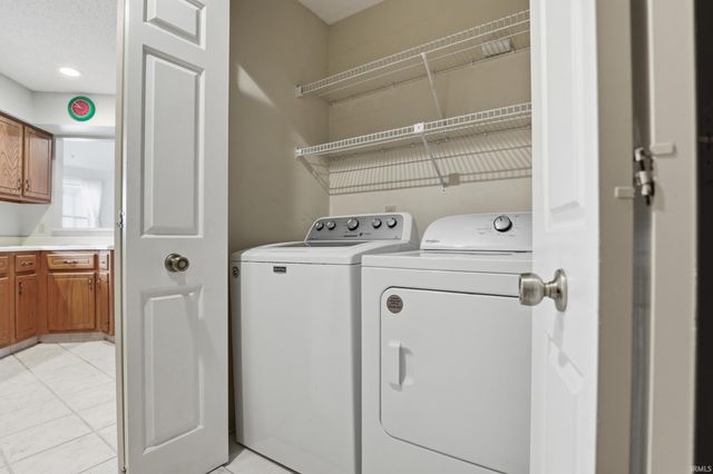 2908 Wood Knoll Lane, Fort Wayne, IN 46804