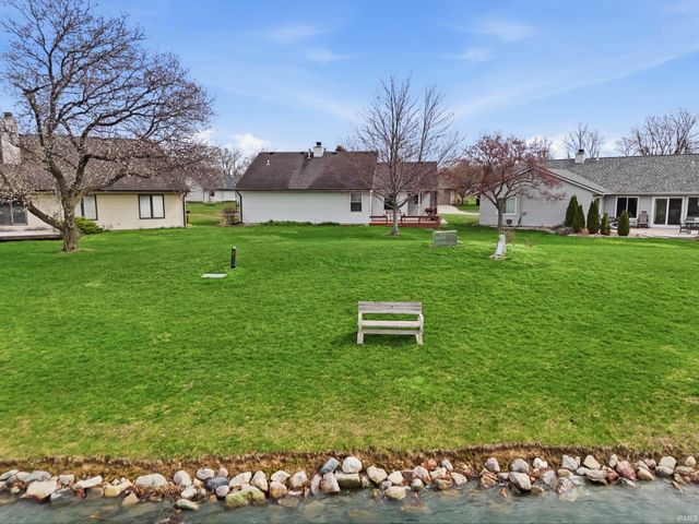 2908 Wood Knoll Lane, Fort Wayne, IN 46804