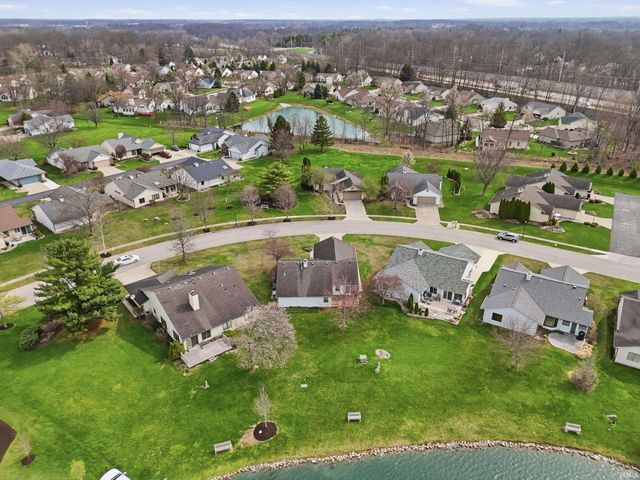 2908 Wood Knoll Lane, Fort Wayne, IN 46804