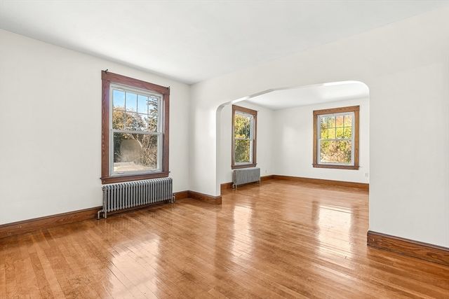 20 Dean Ave, Dracut, MA 01826