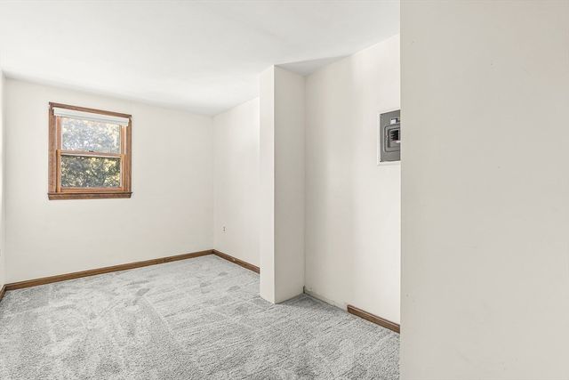 20 Dean Ave, Dracut, MA 01826