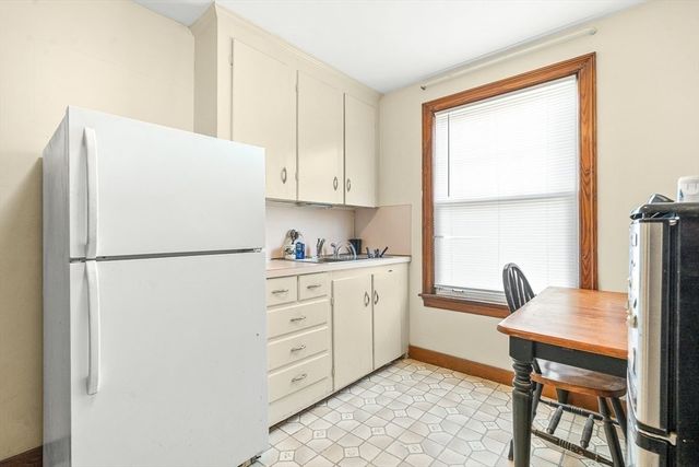 20 Dean Ave, Dracut, MA 01826