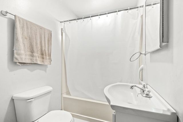 20 Dean Ave, Dracut, MA 01826