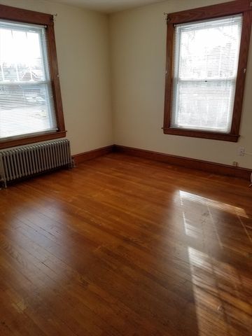 20 Dean Ave, Dracut, MA 01826