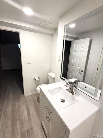 8578 Drury Lane, St Louis, MO 63147
