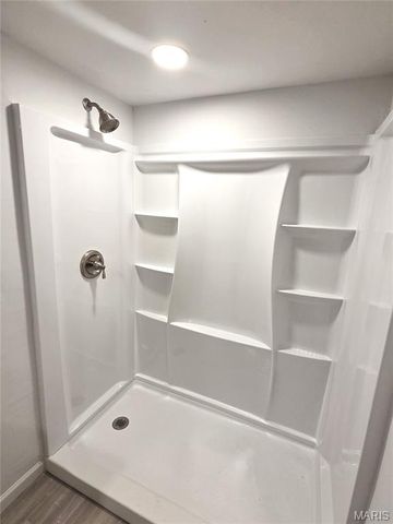 8578 Drury Lane, St Louis, MO 63147