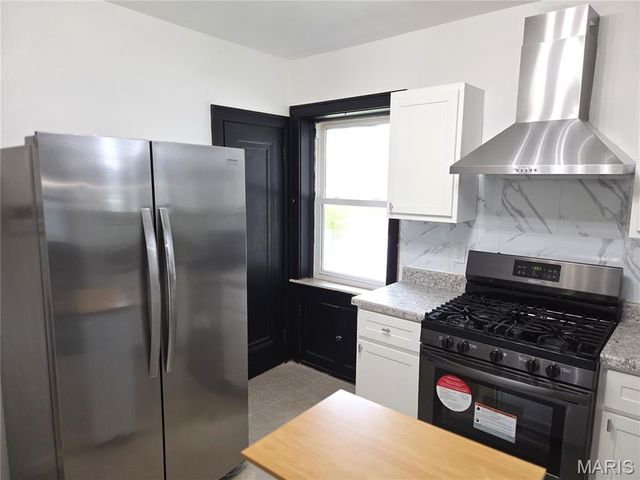 8578 Drury Lane, St Louis, MO 63147