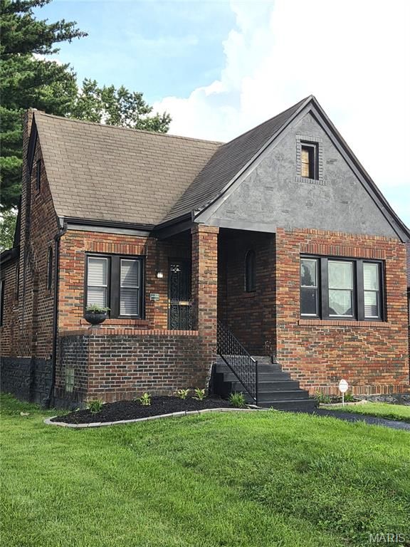 8578 Drury Lane, St Louis, MO 63147