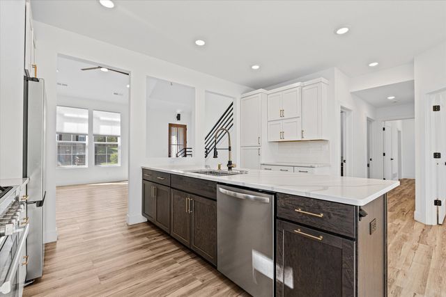 4809 MAPLE LEAF DR, Columbia, MO 65201