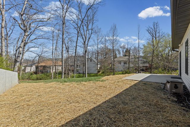4809 MAPLE LEAF DR, Columbia, MO 65201